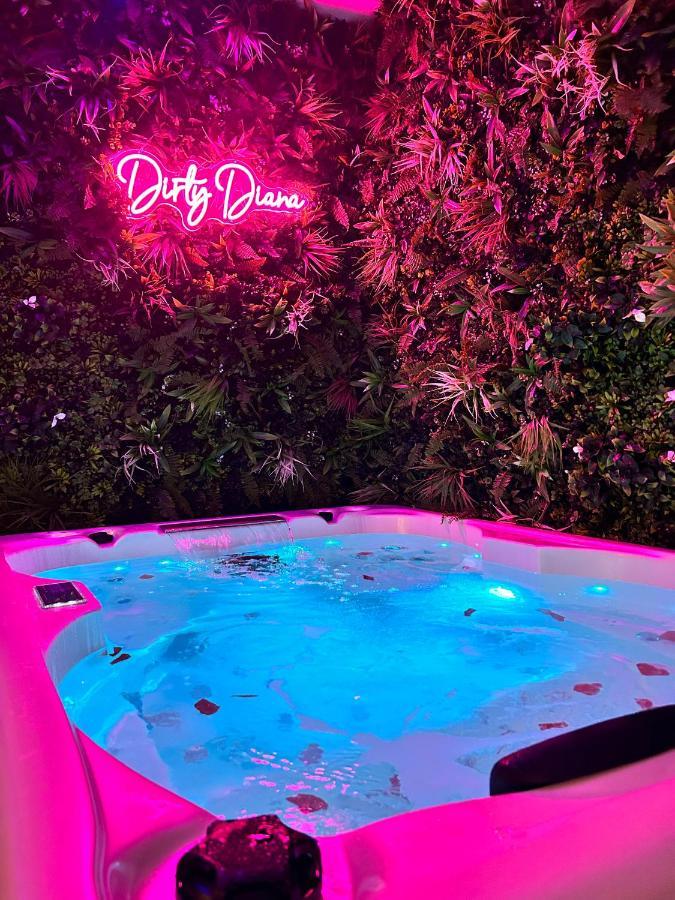 Love Room Suite Dirty Diana Aubagne Buitenkant foto