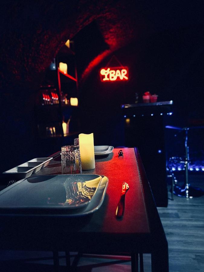 Love Room Suite Dirty Diana Aubagne Buitenkant foto